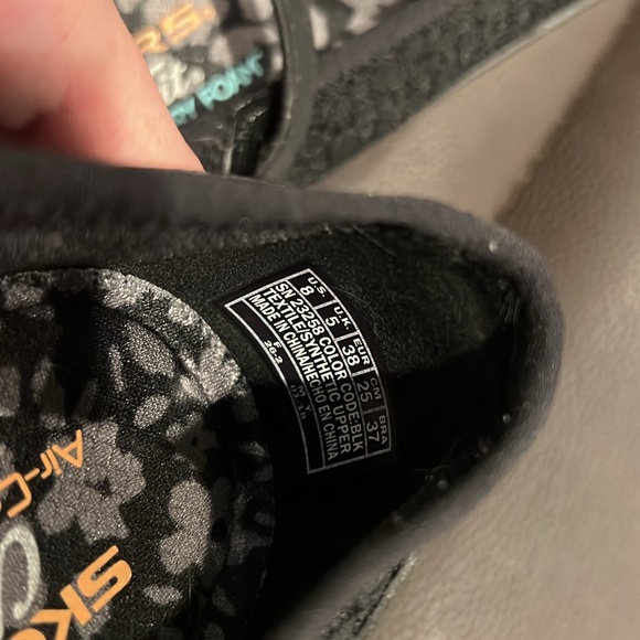 Size 8 Womens Skecher Be Light Florescent Black Slip On Strap Shoes 23258/BLK - Picture 3 of 4